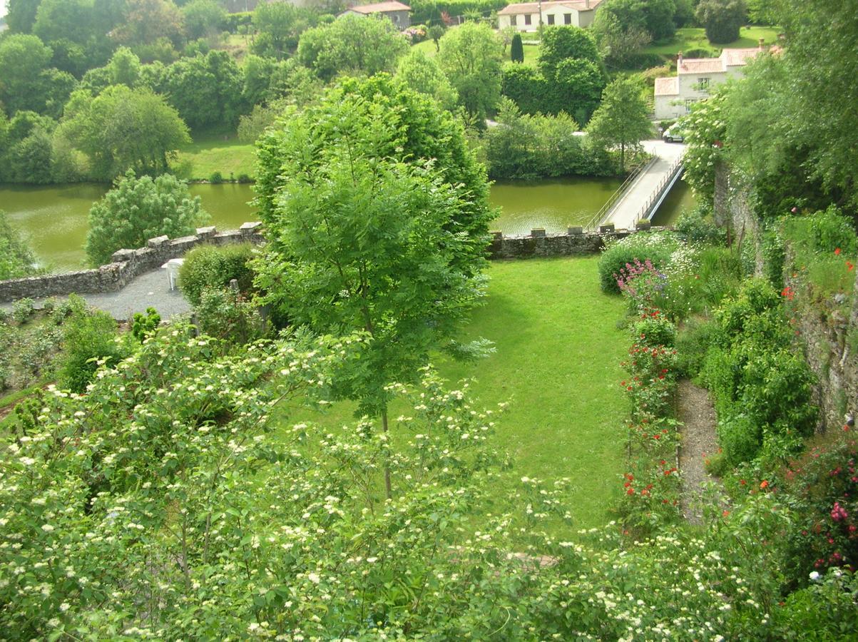 B&B "Les Remparts" Vouvant Kültér fotó